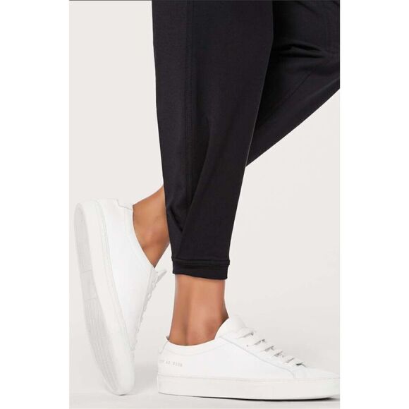 Lululemon Twisted & Tucked Pant 25" In Black - Picture 3 of 13